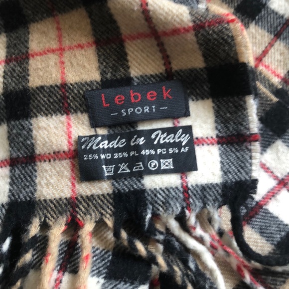 Classic Check Scarf - Picture 3 of 4